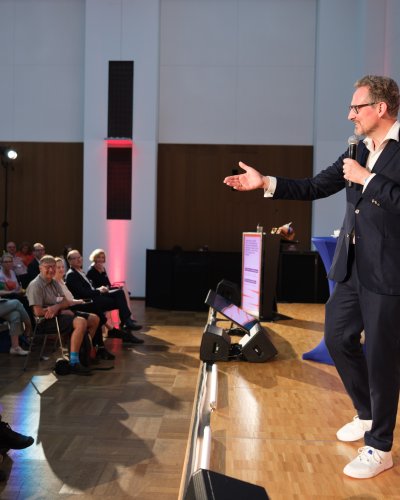 Sprecher auf dem 8. Kreativwirtschaftstag: Dr. Eckart von Hirschhausen